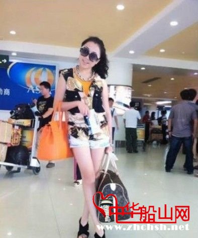 炫富女如此节俭! 网曝贵州锦屏县副县长女儿“炫富”照片